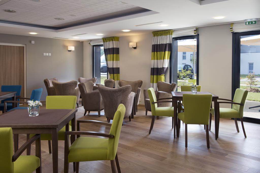 Domitys La Fleur De Lin Aparthotel Landerneau Exteriör bild
